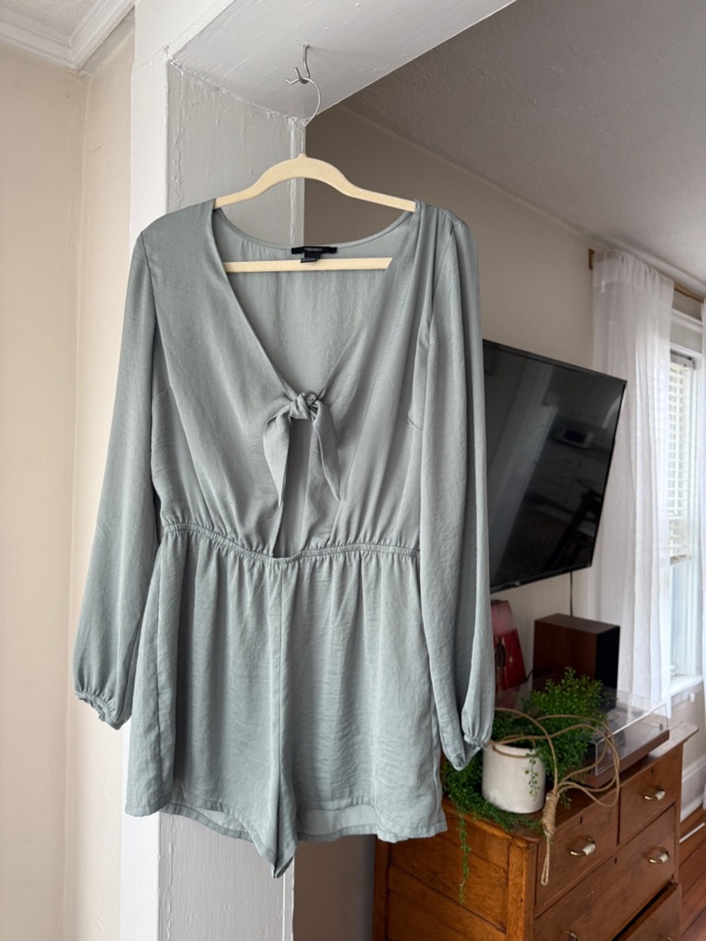 Forever 21 Sage Green Romper Size L Tie Front Long Sleeve Flowy
